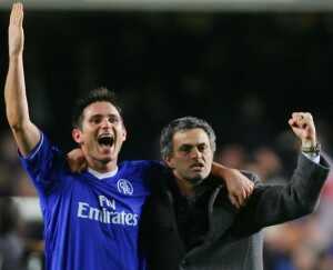 Chelsea's Frank Lampard (L) and manager