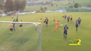 Goalkeeper scores from own penalty box in Austria - video
