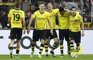 Bundesliga - Borussia Dortmund v 1. FC Nurnberg