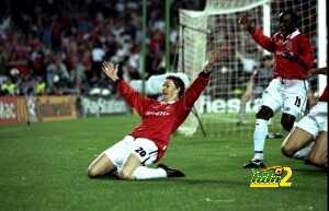 Ole Gunnar Solskjaer celebrates scoring the second goal for Manchester United