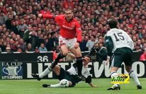 Frenchman Eric Cantona of Manchester United (C) le
