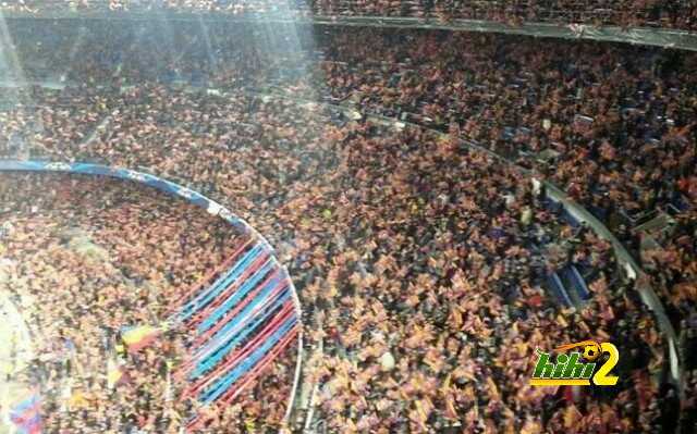 las-banderas-azulgranas-ondean-camp-nou-1394653910531