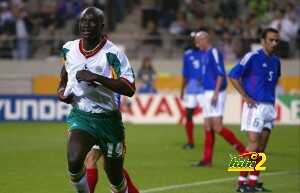 Senegalese midfielder Pape Bouba Diop (L) celebrat
