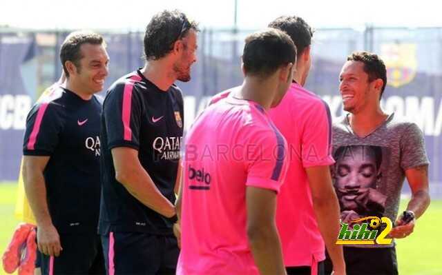 adriano-junto-luis-enrique-varios-companeros-plantilla-del-staff-1405682120954