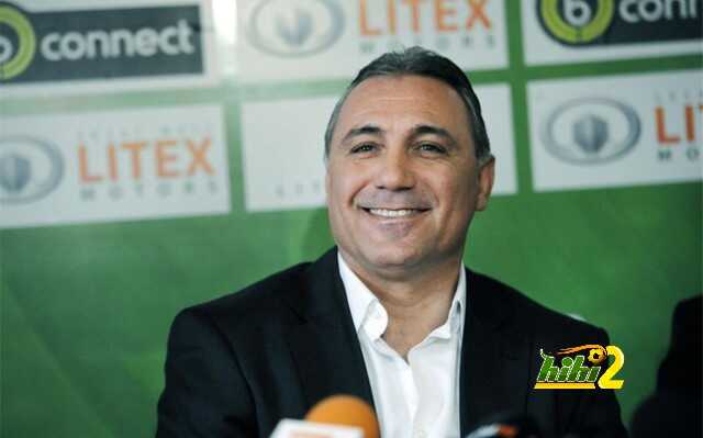 stoichkov-durante-una-rueda-prensa-como-entrenador-bulgaria-2012-1413385811272