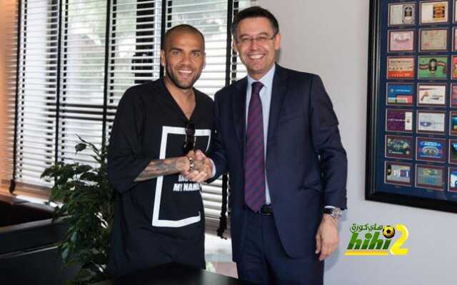 dani-alves-firmo-renovacion-1433859785667