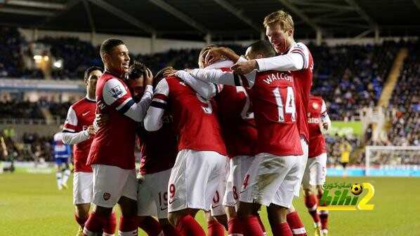 READING, ENGLAND - DECEMBER 17:  Santi Cazorla of Arsenal celebrates after scoring their fourth goal during the Barclays Premier League match between Reading and Arsenal at Madejski Stadium on December 17, 2012 in Reading, England.  (Photo by Scott Heavey/Getty Images)