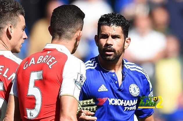 2C812EC000000578-0-Volatile_Chelsea_striker_Diego_Costa_right_squares_up_to_Arsenal-a-12_1442831381397