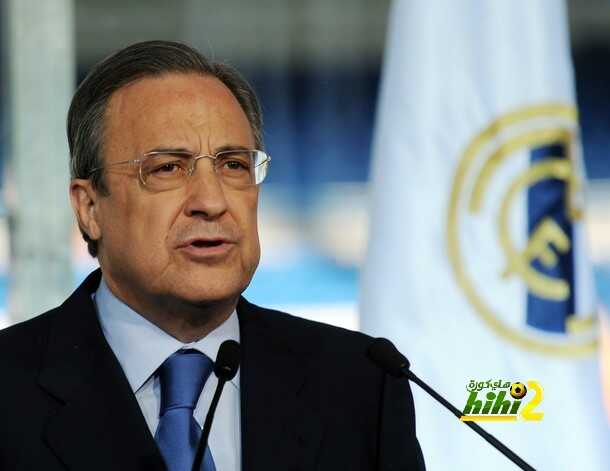 Newly appointed Spanish president of Real Madrid Florentino Perez (L) speaks during a press conference after he was sworn in as president of Real Madrid at Santiago Bernabeu stadium in Madrid on June 1, 2009. AFP PHOTO/JAVIER SORIANO. (Photo credit should read JAVIER SORIANO/AFP/Getty Images)