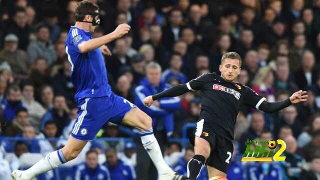 Chelsea's Serbian midfielder Nemanja Matic (L) vies with Watford's Yugoslavian-born Swiss midfielder Almen Abdi (R) during the English Premier League football match between Chelsea and Watford at Stamford Bridge in London on December 26, 2015. AFP PHOTO / OLLY GREENWOOD..RESTRICTED TO EDITORIAL USE. NO USE WITH UNAUTHORIZED AUDIO, VIDEO, DATA, FIXTURE LISTS, CLUB/LEAGUE LOGOS OR 'LIVE' SERVICES. ONLINE IN-MATCH USE LIMITED TO 75 IMAGES, NO VIDEO EMULATION. NO USE IN BETTING, GAMES OR SINGLE CLUB/LEAGUE/PLAYER PUBLICATIONS. / AFP / OLLY GREENWOOD (Photo credit should read OLLY GREENWOOD/AFP/Getty Images)