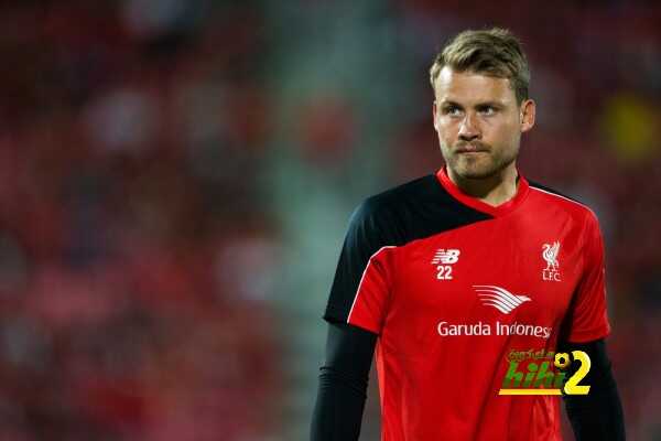 Goalkeeper-Simon-Mignolet-of-Liverpool_EUO_mooinblack-shutterstock-600x400