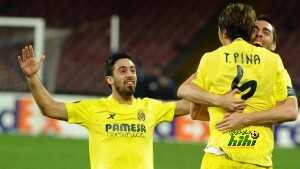 Villarreal's midfielder Tomas Pina, right, jubilates with his teammates after scoring the 1-1 goal during the UEFA Europa League soccer match between SSC Napoli and Villarreal CF at the San Paolo stadium, Naples, Italy, 25 February 2016. ANSA/ CIRO FUSCO