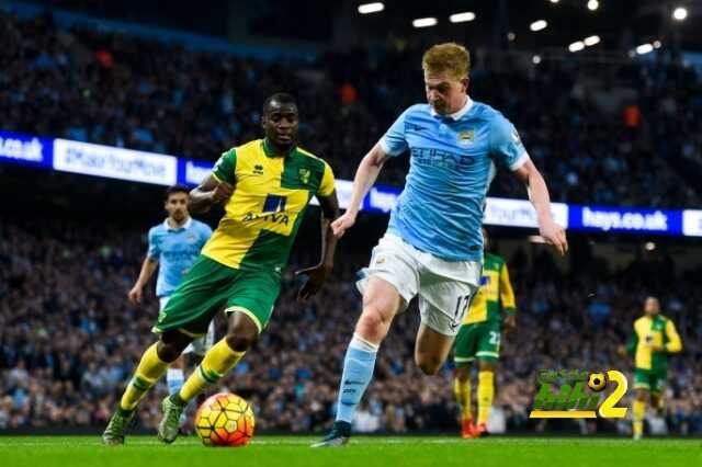 manchester-city-winger-kevin-de-bruyne-r-in-action-against-norwich-city