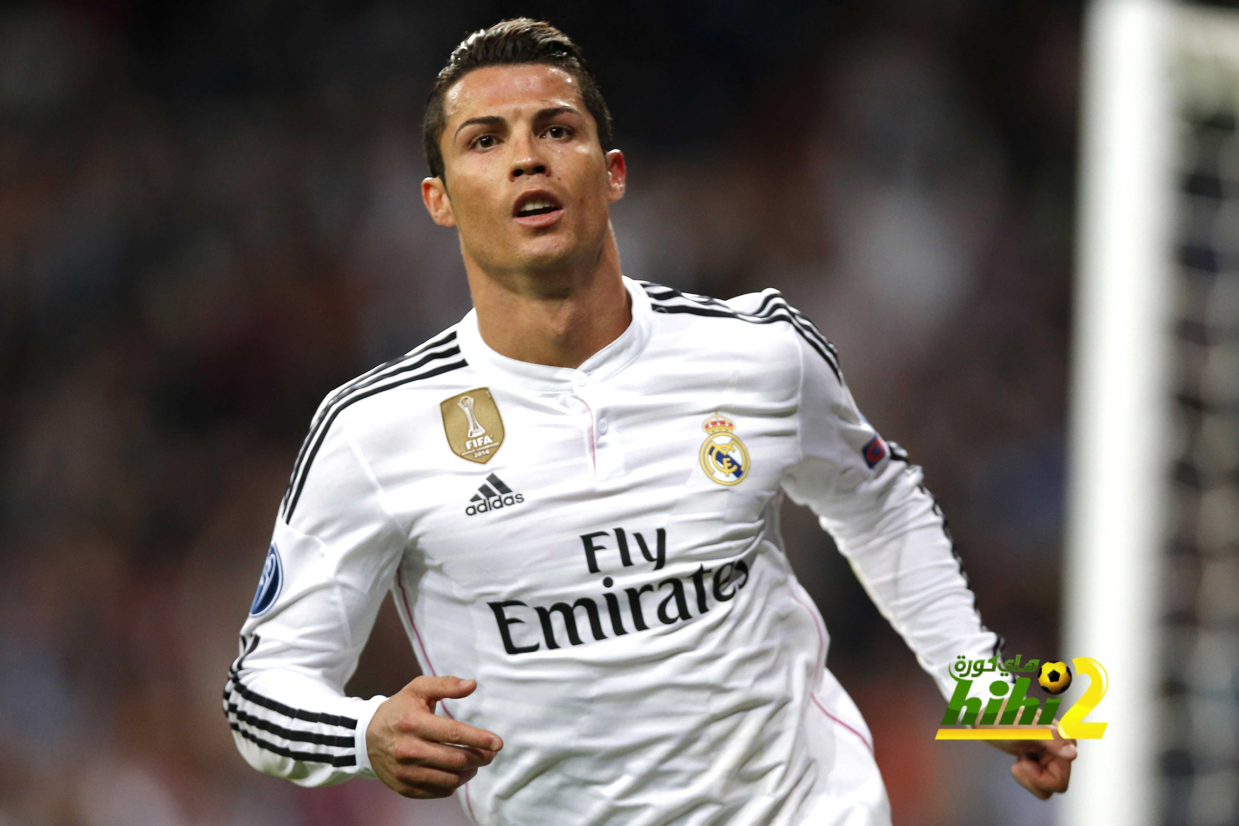 Real Madrid's Cristiano Ronaldo celebrates scoring 2-2 during a Champions League soccer match round of 16 second leg, between Real Madrid and Schalke 04 at Santiago Bernabeu stadium, in Madrid, Spain, Tuesday, March 10, 2015. (AP Photo/Daniel Ochoa de Olza)