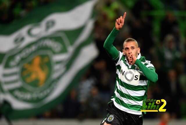 Sporting's Algerian forward Islam Slimani celebrates after scoring the opening goal during the Portuguese League football match Sporting CP vs FC Porto at Alvalade stadium in Lisbon on January 2, 2016. AFP PHOTO/ FRANCISCO LEONG / AFP / FRANCISCO LEONG (Photo credit should read FRANCISCO LEONG/AFP/Getty Images)