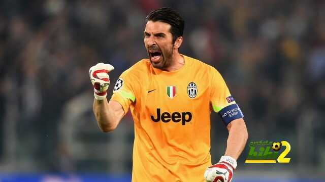 TURIN, ENGLAND - MAY 05:  Gianluigi Buffon of Juventus celebrates as Alvaro Morata of Juventus scores their first goal during the UEFA Champions League semi final first leg match between Juventus and Real Madrid CF at Juventus Arena on May 5, 2015 in Turin, Italy.  (Photo by Michael Regan/Getty Images)