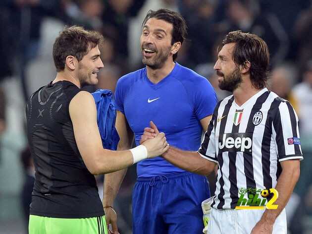 TURIN, ITALY - NOVEMBER 05: Gianluigi Buffon and Andrea Pirlo #21 of Juventus and Iker Casillas of Real Madrid (L) after the UEFA Champions League Group B match between Juventus and Real Madrid at Juventus Arena on November 5, 2013 in Turin, Italy. (Photo by Claudio Villa/Getty Images)