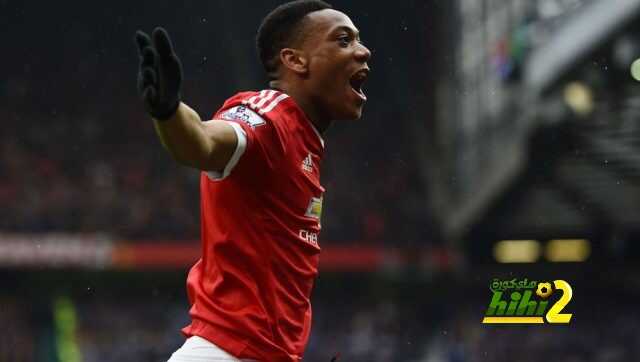 MANCHESTER, UNITED KINGDOM - MAY 01: Anthony Martial of Manchester United celebrates scoring the opening goal during the Barclays Premier League match between Manchester United and Leicester City at Old Trafford on May 1, 2016 in Manchester, England. (Photo by Laurence Griffiths/Getty Images)
