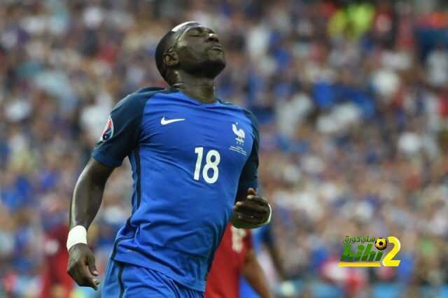 France's midfielder Moussa Sissoko react