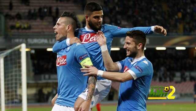 NAPLES, ITALY - FEBRUARY 25: Marek Hamsik, Dries Mertens and Lorenzo Insigne of Napoli celebrate a goal 1-0 scored by Marek Hamsik during the UEFA Europa League Round of 32 second leg match between SSC Napoli and Villarreal FC on February 25, 2016 in Naples, Italy.  (Photo by Francesco Pecoraro/Getty Images)