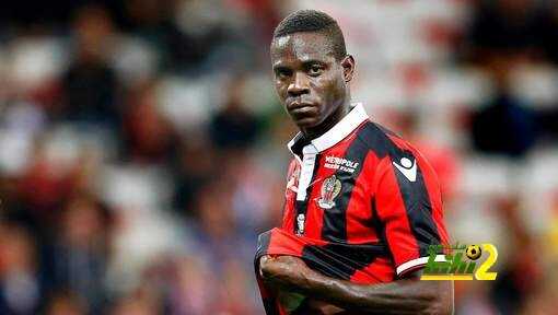 epa05550917 Mario Balotelli of Nice reacts during the French Ligue 1 soccer match between OGC Nice and AS Monaco in Nice, France, 21 September 2016.  EPA/SEBASTIEN NOGIER