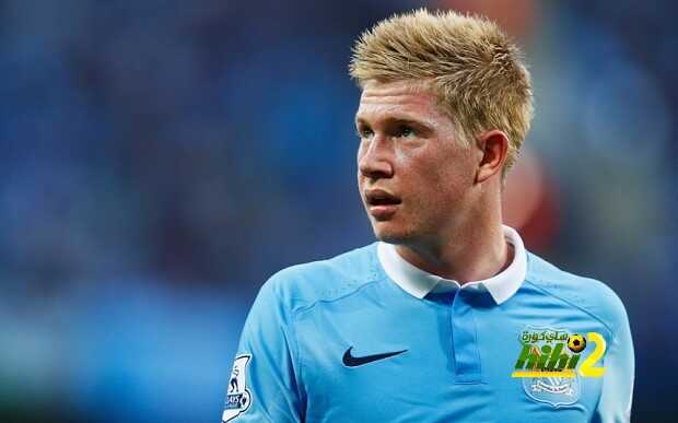 MANCHESTER, ENGLAND - SEPTEMBER 19: Kevin de Bruyne of Manchester City looks on during the Barclays Premier League match between Manchester City and West Ham United at Etihad Stadium on September 19, 2015 in Manchester, United Kingdom.  (Photo by Dean Mouhtaropoulos/Getty Images)