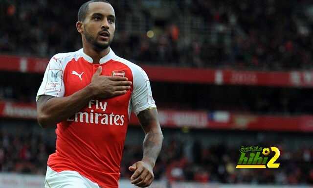 Theo Walcott is close to committing to Arsenal, according to his manager, after showcasing his attac