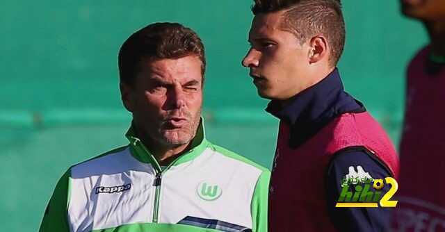 dieter-hecking-spricht-mit-julian-draxler