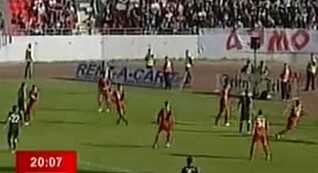 هدف غريب بالخطأ في مرماه في الدوري الصربي