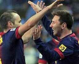 انيستا : برشلونة أفضل مع ميسي ، وميسي أفضل مع برشلونة