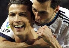 فيديو : ريال مدريد يتخطى برشلونة بثلاثية ويبلغ النهائي