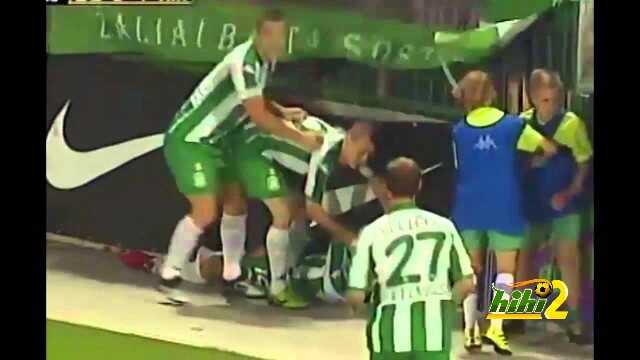 فيديو : لاعب يصاب أثناء احتفاله بهدف