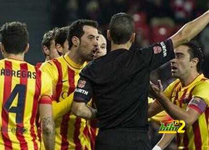 برشلونة يخسر أدريانو فى لقاء فياريال