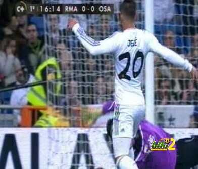 فيديو : صحيفة الماركا المدريدية تشيد وتنتقد حكم مباراة ريال مدريد وأوساوسونا فى نفس الوقت!