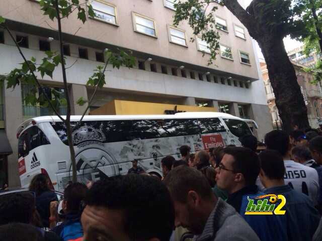 صورة: حافلة ريال مدريد فى طريقها لملعب النور