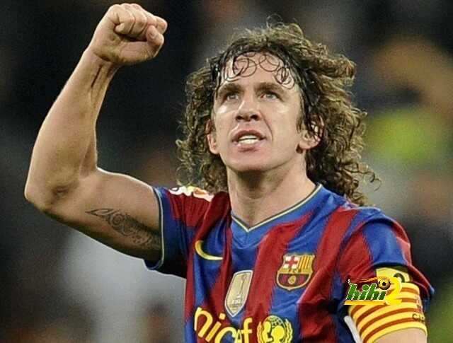 جماهير برشلونة ترفع لافتة لبويول تكريما لمسيرته الرائعة مع برشلونة !