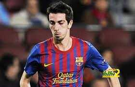 صورة : جمهور برشلونة يسب  ألفيس وكوينكا واللاعب يرد عليهم باشارة غير لائقة ..!