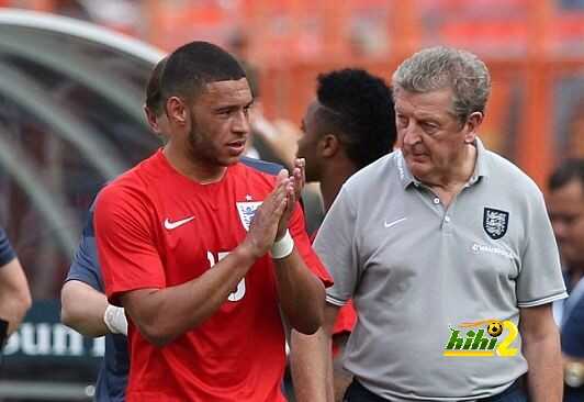 لاعبان على قائمة الانتظار في المنتخب الإنجليزي بعد إصابة تشامبرلين .!