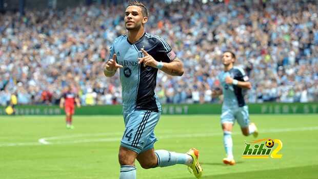 فيديو و صورة : لاعب يحصل على بطاقة صفراء بسبب صورة “سيلفى” فى الدورى الأمريكى