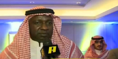 فيديو : عضو النصر يكرم ماجد عبد الله بعد دخوله موسوعة جينيس