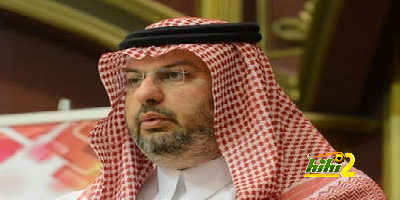 فيديو : الامير عبد الله بن مساعد يشهر لجنة الصحة و السلوك .