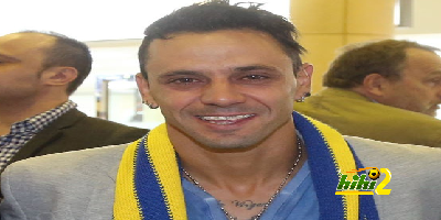 فيديو : فابيان يصل الرياض و الجماهير تستقبله بالمطار