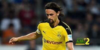 مدافع بروسيا دورتموند قريباً من الرحيل عن الفريق