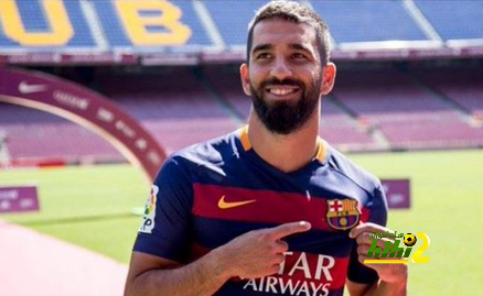 صورة : احتفال خاص من لاعبي برشلونة بتوران