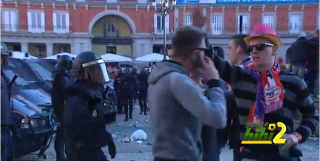 فيديو : شرطة مدريد تطرد مشجعي ايندهوفن لسوء السلوك