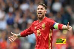 فيديو : لقطة طريفة بين راموس والبا اثناء تدريبات منتخب اسبانيا