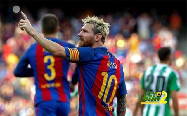 صورة : ميسي في طريقه للحاق بتدريبات برشلونة