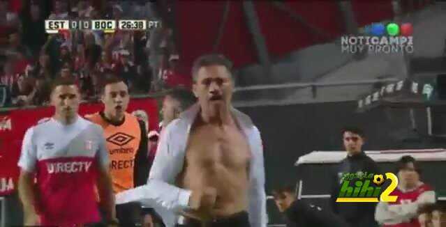 فيديو: مدرب يصاب بالجنون في الدوري الارجنتيني