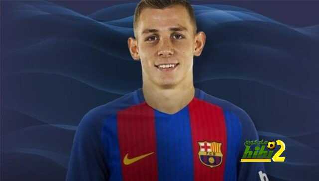 برشلونة يحتفل بيوم ميلاد دينيه