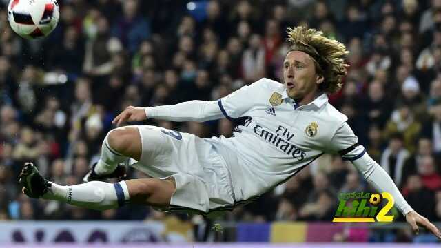 مودريتش يتفوق على إنيستا وراكيتيتش